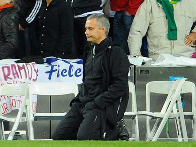“Tội đồ” Ronaldo góp phần khiến Mourinho bật khóc lần duy nhất khi nào?