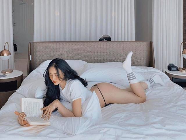 Chỉ mặc màu trắng, hot girl Việt được khen ngợi hết lời vì quá sang chảnh