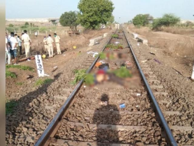 Ấn Độ: Ngủ quên trên đường ray vì quá mệt, ít nhất 17 người bị tàu hỏa cán tử vong
