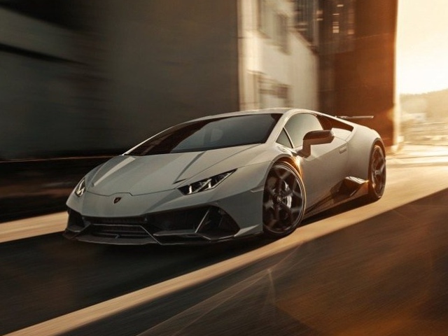 ”Siêu bò” Lamborghini Huracan EVO hầm hố với ngoại hình bắt mắt