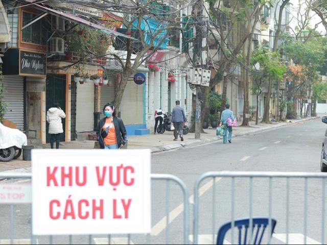 Vì sao Việt Nam chưa tính đến việc công bố hết dịch COVID-19?