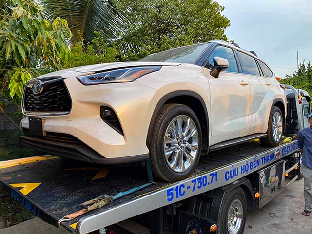 Toyota Highlander Limited 2020 đầu tiên về Việt Nam, giá gấp đôi Ford Explorer