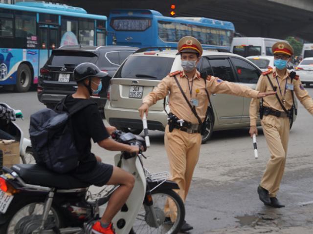 CSGT đồng loạt ra quân tổng kiểm soát phương tiện giao thông, nhiều tài xế bị xử phạt