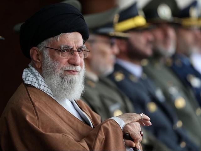 Giáo chủ Iran bất ngờ cảnh báo cứng rắn Mỹ