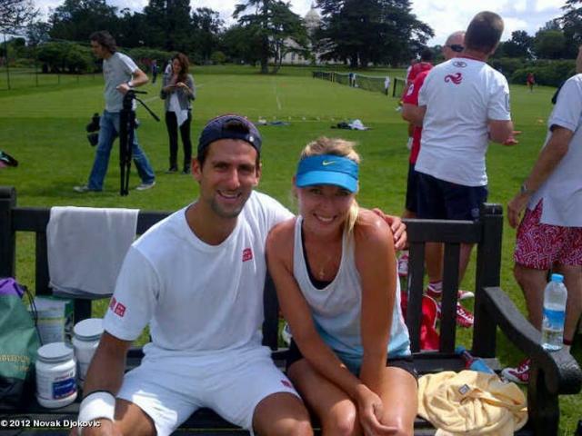 Sharapova “ghen tức” khi Djokovic nói điều ngọt ngào về bạn gái?