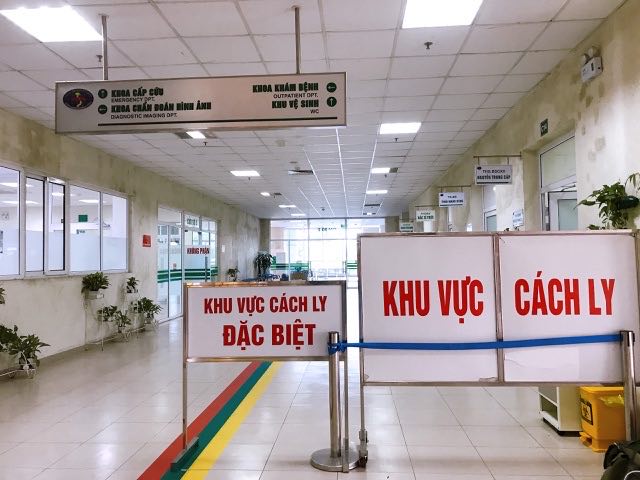 Một người đi khắp nơi sau khi vào bệnh viện bán trà, thuốc cho bệnh nhân COVID-19