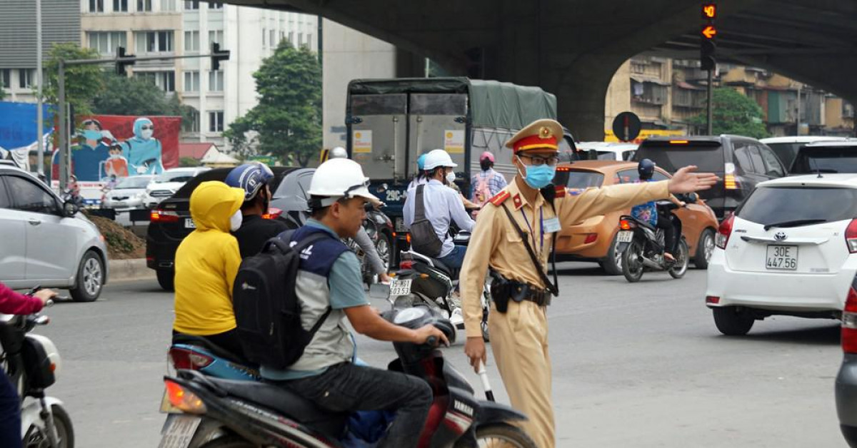 Đổ xô mua bảo hiểm xe cơ giới: Nhầm lẫn giữa bảo hiểm bắt buộc và tự nguyện