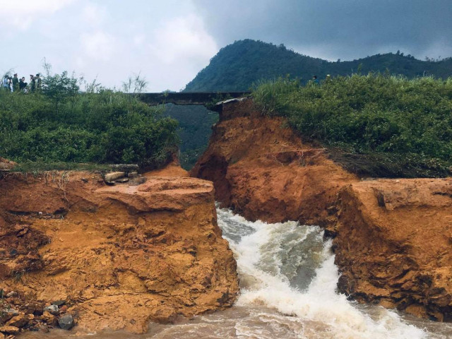 Phú Thọ vỡ đập thủy lợi, khẩn cấp di dời các hộ dân