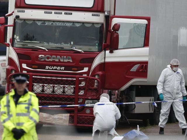 Vụ 39 người Việt tử vong trong xe container ở Anh: Bắt hàng chục người ở Pháp và Bỉ