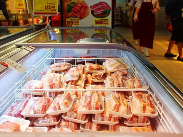 Lần đầu tiên Việt Nam cho phép nhập khẩu heo sống chính ngạch