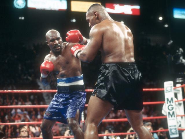 Huyền thoại bị cắn đứt tai ủ mưu để đánh Mike Tyson lần thứ 3 ôm hận