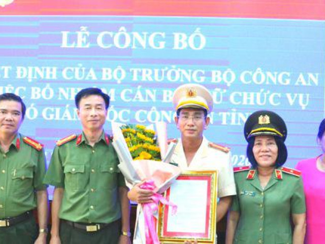 Nữ thiếu tướng ở miền Tây trao quyết định bổ nhiệm lãnh đạo Công an Kiên Giang