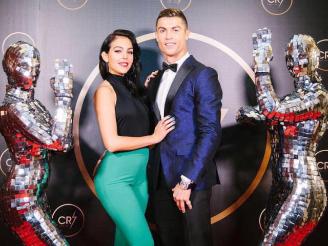 Ronaldo siêu khỏe vẫn bị ”chê” kém Bale, bạn gái lại khoe ảnh ”nóng”