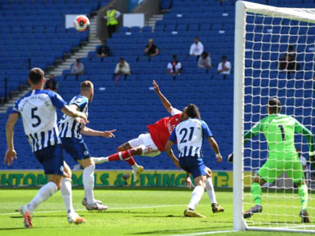 Trực tiếp bóng đá Brighton - Arsenal: Pha giải cứu xuất thần, Aubameyang tiếc nuối (H1)