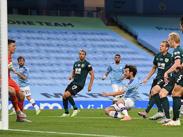 Video highlight trận Man City - Burnley: Đại tiệc 5 bàn thắng & 2 cú đúp