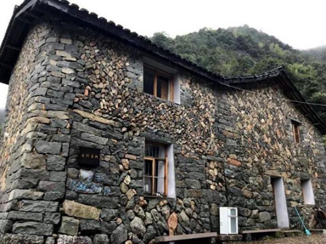 Ngôi làng đá cổ tồn tại suốt 500 năm, kỳ lạ hơn là người dân ở đây sống rất thọ