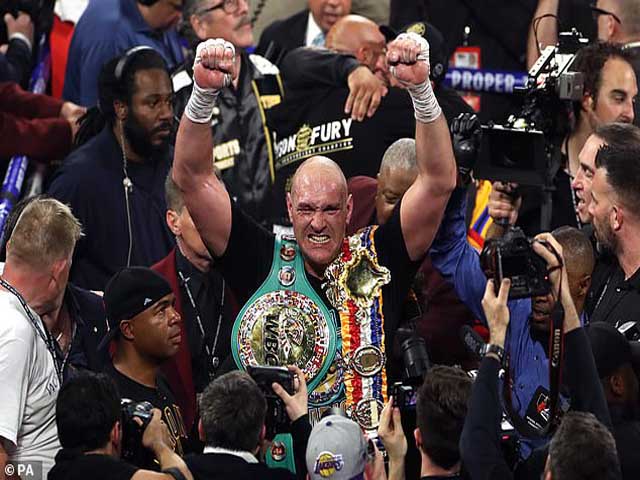 Luận võ sỹ quyền Anh giỏi nhất: Lão tướng Holyfield ca ngợi Tyson Fury