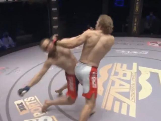 Đỉnh cao MMA: Xoay 180 độ tung “vô ảnh quyền”, đối thủ “chết đứng”