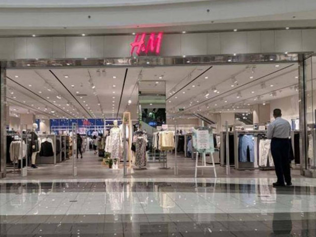 Cận cảnh cửa hàng thời trang H&M sau làn sóng kêu gọi tẩy chay