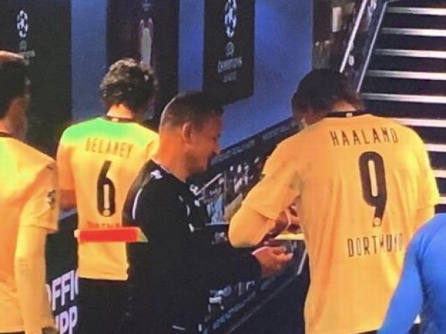 Man City thắng Dortmund cúp C1: Trọng tài gây sốc xin chữ ký Haaland, Pep lên tiếng