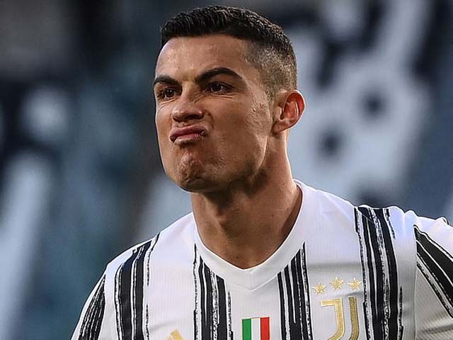 Ronaldo “lập công chuộc tội” cứu thầy Pirlo, ghi dấu mốc bàn thắng chói lọi