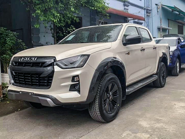 Isuzu D-Max có mặt tại đại lý trước ngày ra mắt, giá dự kiến từ 650 triệu đồng