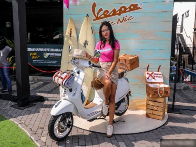 2021 Vespa Primavera PicNic có số lượng siêu hiếm, giá 112 triệu đồng