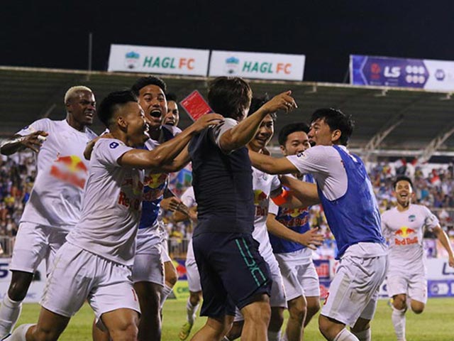 Nghẹt thở HAGL - Nam Định 7 bàn và những trận cầu “điên rồ” ở V-League 2021