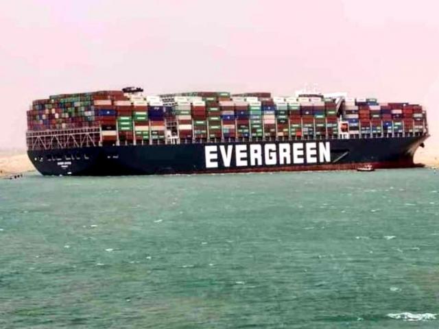 Toà án Ai Cập chính thức ra phán quyết về siêu tàu chở hàng từng mắc cạn ở Suez