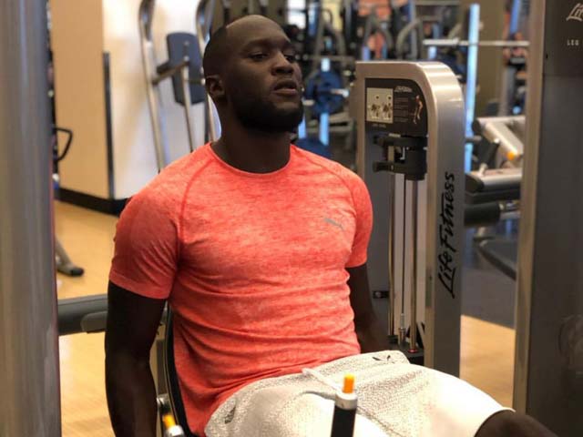 Tin mới nhất bóng đá tối 16/4: Lukaku nâng tạ 100 kg khi mới 15 tuổi