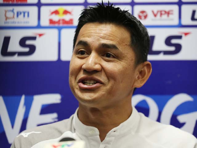 HLV Kiatisak: ”Có trời mới đoán được tỉ số trận HAGL - Hà Nội FC”