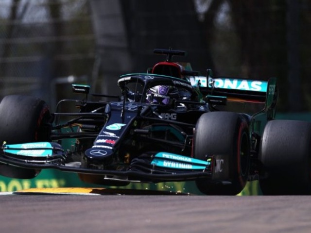 Đua xe F1, phân hạng Emilia Romagna GP 2021: ”Nhà vua” Hamilton “vất vả” đoạt pole