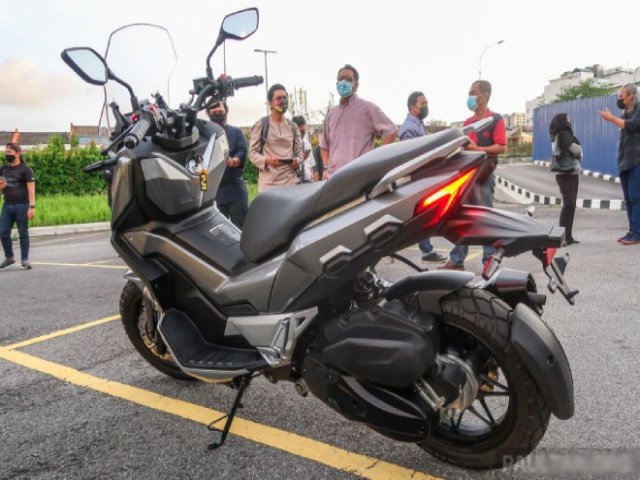 Hàng độc Honda ADV150 có trụ nổi trước xe ga dưới 50 triệu này không?