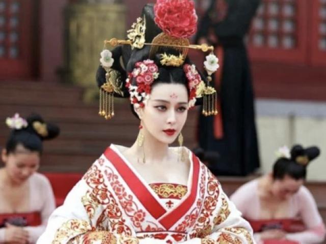 Kinh ngạc hậu cung vua chúa Trung Hoa: 2 vạn phi tần phục vụ một hoàng đế 