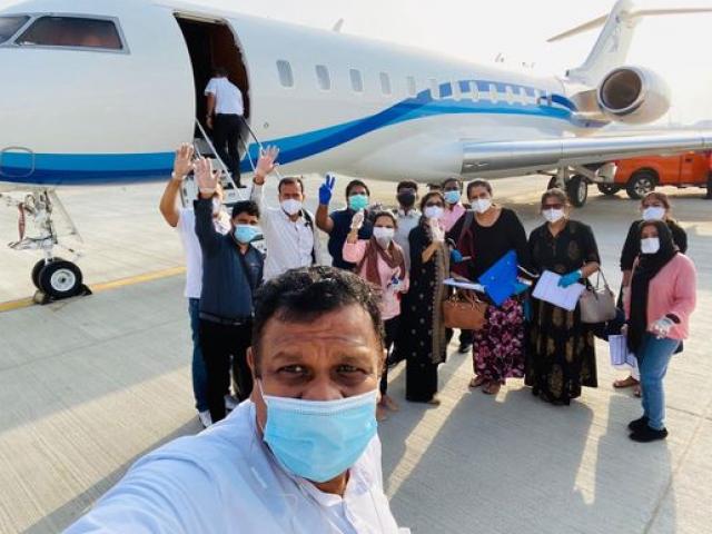Ấn Độ: Nhiều người đặt máy bay riêng sang Dubai giữa đợt ”sóng thần” Covid-19 