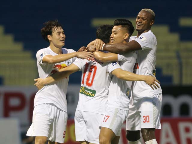 Điểm nóng vòng 11 V-League: Công Phượng bay cao cùng HAGL, Hà Nội FC sa lầy