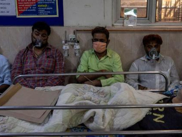 Ấn Độ: Số ca nhiễm lại tăng ”sốc”, người đào mộ chạy đua với thời gian