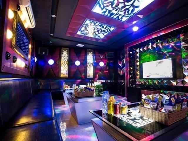 Từ 12 giờ trưa nay, Thừa Thiên Huế tạm dừng dịch vụ karaoke, quán bar