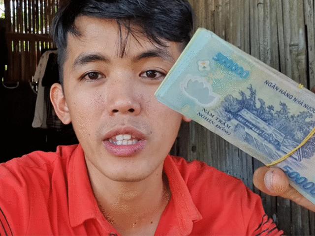 Thu nhập của 2 YouTuber phụ hồ ”nghèo nhất” VN: Con số ngã ngửa