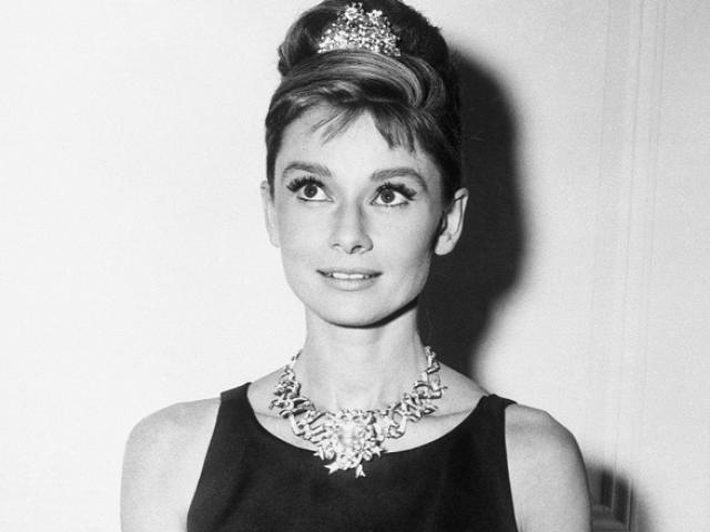 Audrey Hepburn và huyền thoại chiếc váy đen nhỏ