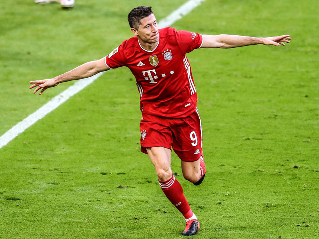 Lewandowski lập hat-trick ở Bundesliga: Cầm chắc Giày vàng, sắp phá kỷ lục