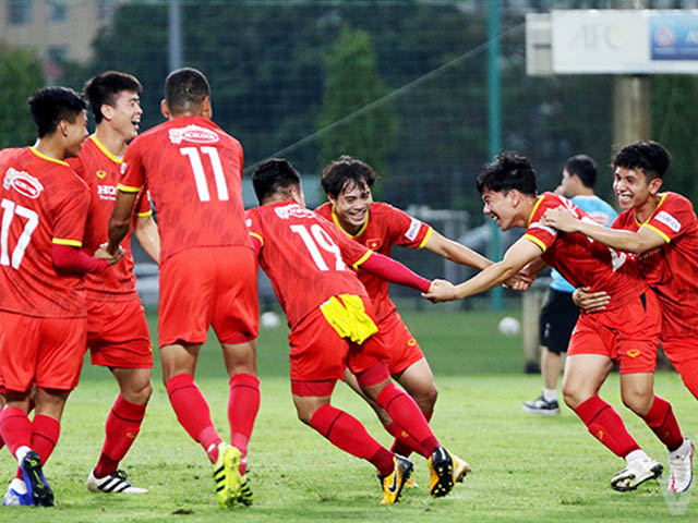 “Vua tốc độ” Văn Toàn chào thua bài tập lạ của thầy Park ở ĐT Việt Nam