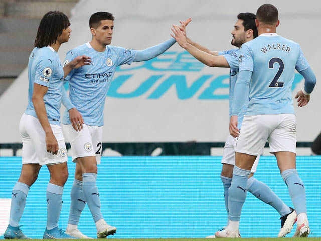 Man City ngược dòng kinh điển: Xứng danh ”Vua sân khách”, lập kỷ lục Ngoại hạng Anh