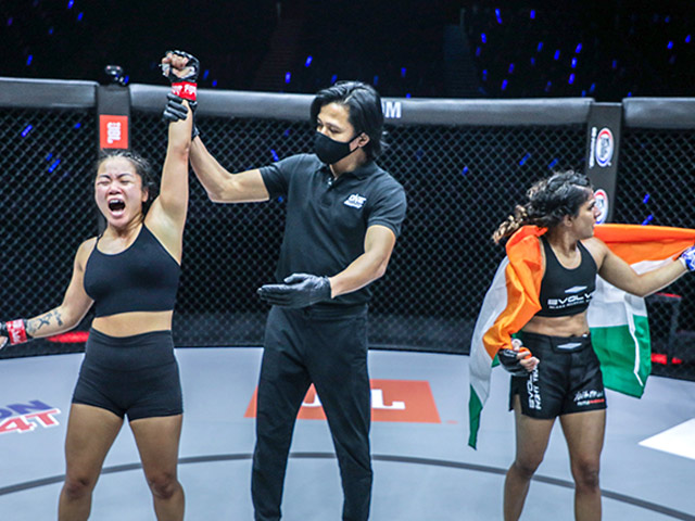 ”Đả nữ” gốc Việt Bi Nguyễn tạo địa chấn sàn MMA, hạ gục Ritu Phogat