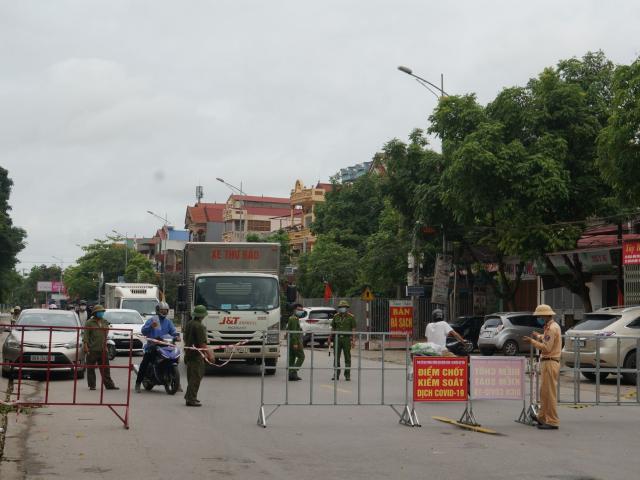 Bắc Giang yêu cầu người dân không ra khỏi nhà, cấm tụ tập nơi công cộng