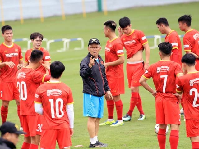 ĐT Việt Nam chốt danh sách đá vòng loại World Cup: Vì sao thầy Park bổ sung cầu thủ thứ 30?