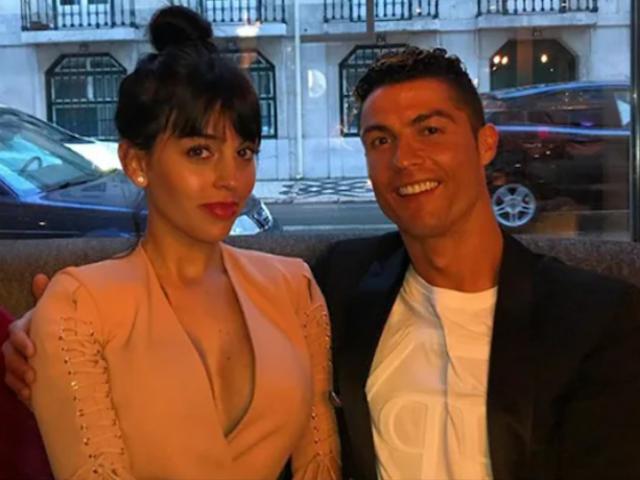 Ronaldo mua biệt thự 196 tỷ đồng chiều mỹ nhân, săn kỷ lục ở EURO 2021