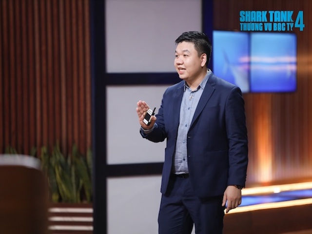 Màn đấu tay đôi cực gay cấn giữa shark Hưng và startup tại Shark Tank