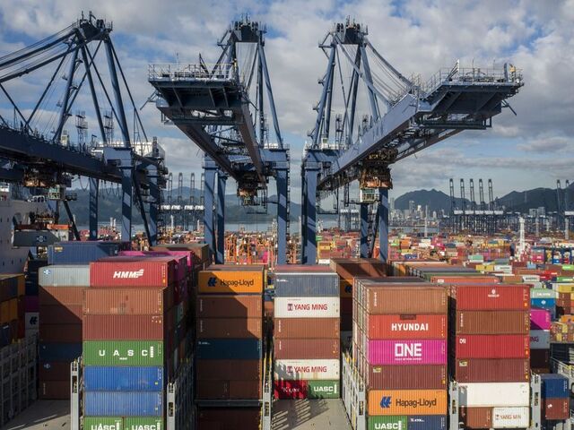 Trung tâm cảng biển xuất khẩu lớn nhất thế giới đóng cửa vì Covid-19