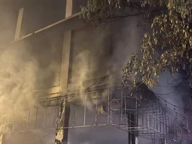 Phòng trà ở Nghệ An phát hỏa trong đêm, 6 người tử vong